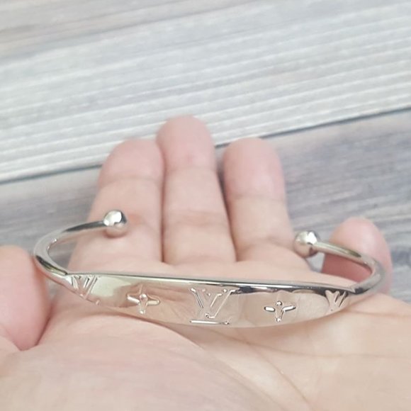 New! LOUIS VUITTON MONOGRAM BANGLE BRACELET